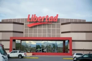 Avanza la compra del Hipermercado Libertad: el cambio de marca se concretaría a mitad de año