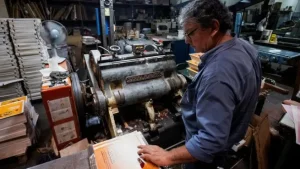 En los últimos dos años se perdieron más de 300.000 empleos registrados