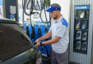 Cómo ahorrar un 9% de nafta en las estaciones de servicio sin ninguna promoción bancaria
