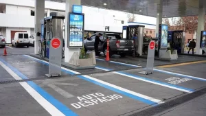 Ventas de combustible tocan fondo en San Juan ante la volatilidad de los valores internacionales