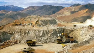 Alarma en el sector minero: Hualilán rescindió contratos de transporte y frena el traslado de mineral a Casposo