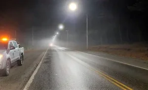 El Gobierno provincial licita obras de iluminación vial en Capital y Sarmiento por más de $1.300 millones