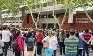 El conflicto universitario golpea a los colegios: padres denuncian casi 30 días sin clases