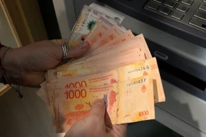 Alerta en el comercio sanjuanino: el sindicato advierte que algunas empresas buscan fraccionar el pago del aguinaldo