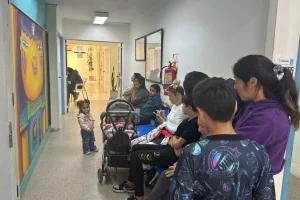 Invierno y Gripe A: el brote de la cepa H3N2 resiente el presentismo escolar y satura las guardias en San Juan
