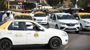 Taxistas y remiseros van a la Justicia contra la Ley de Transporte y alertan por 1.800 empleos sanjuaninos