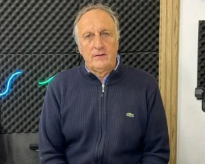 Mombello destacó el crecimiento de Universitario y el carácter del plantel