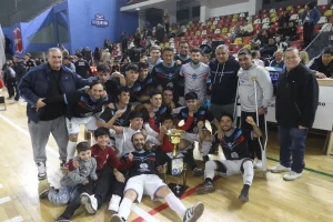 Barrios de Pie goleó a La Gloria y es campeón del Apertura
