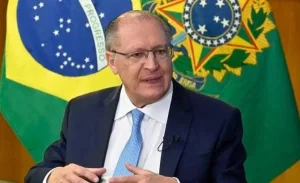 El vicepresidente de Brasil cuestionó a Milei y dijo que sus ataques "perjudican a la Argentina"