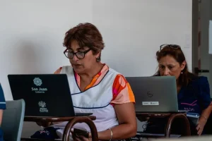 Docentes sanjuaninos aprenden a usar IA en el aula