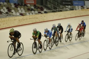 El Velódromo Vicente Chancay recibe una nueva jornada del ciclismo de pista