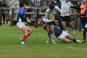 Universitario logró su primer triunfo con una goleada ante Teqüe