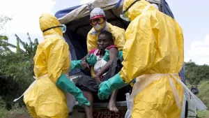 La epidemia de ébola se está descontrolando