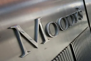 Tras mejorar la calificación de Argentina, Moody’s alertó por el riesgo del regreso de un “gobierno intervencionista” en 2027