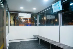 Frustraron el robo de un televisor en una parada inteligente de Rivadavia y detuvieron a dos menores