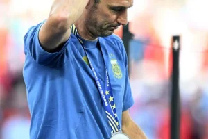 Scaloni, sobre la polémica por la bandera de las Islas Malvinas: “No nos dijeron nada”