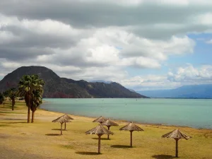 Seis grupos empresariales evalúan recuperar emblemáticos paradores tras la mejora en el nivel de agua del embalse