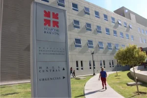 Dos familias protagonizan una brutal batalla campal en el Hospital Rawson