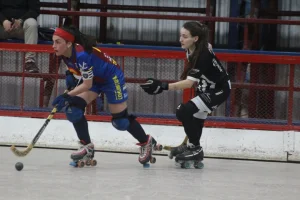 El hockey femenino vuelve a las pistas con seis cruces en San Juan