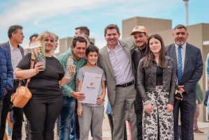 Sueños cumplidos en Chimbas: Orrego entregó 69 viviendas