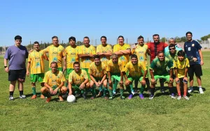 Defensa FC, el equipo donde un hijo dirige a su padre